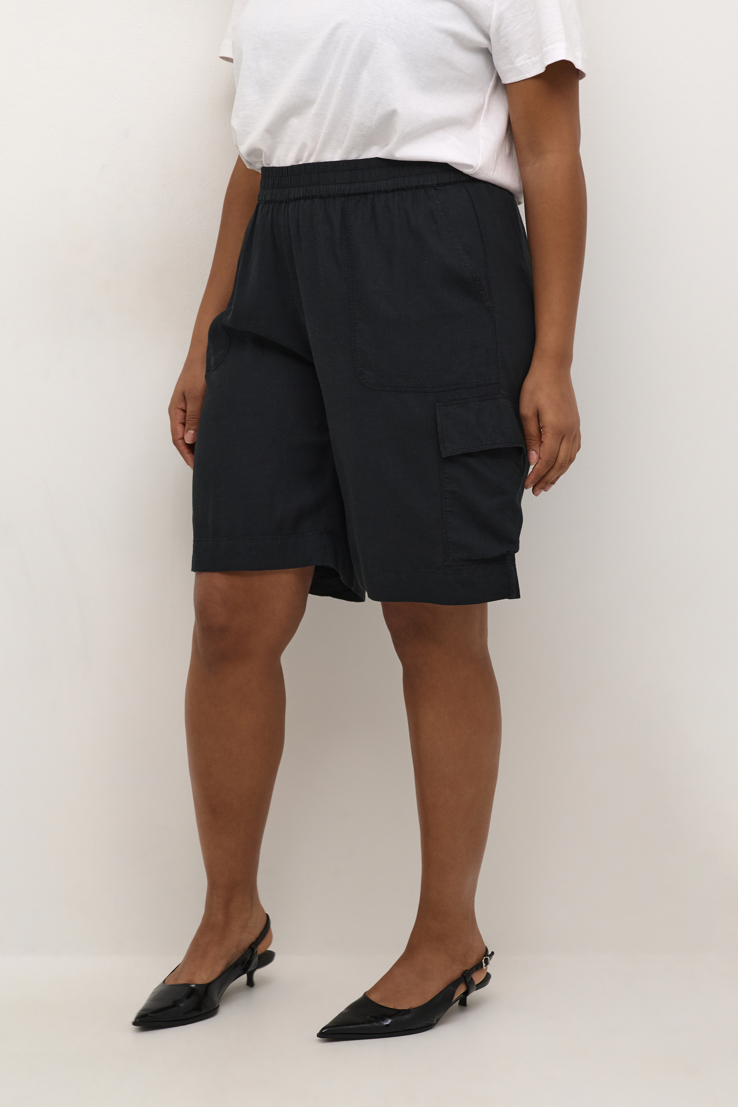 Kaffe Curve KCmille Shorts in grootte 46 in Zwart - door 70% Viscose, 30% Linnen voor Vrouwen