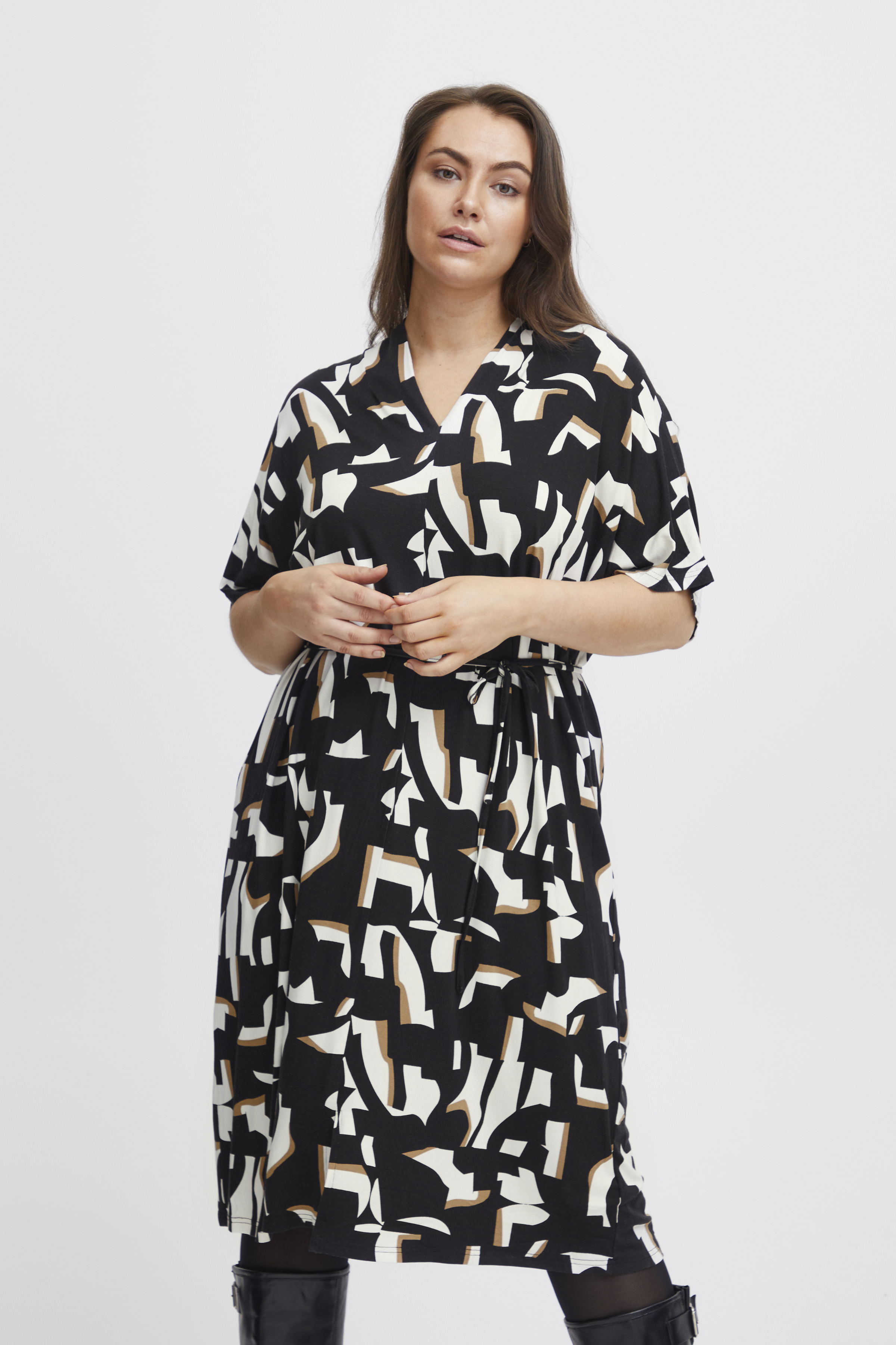 Fransa Plus Size Selection Kjole Kjole i størrelse 42/44 i Sort til Damer