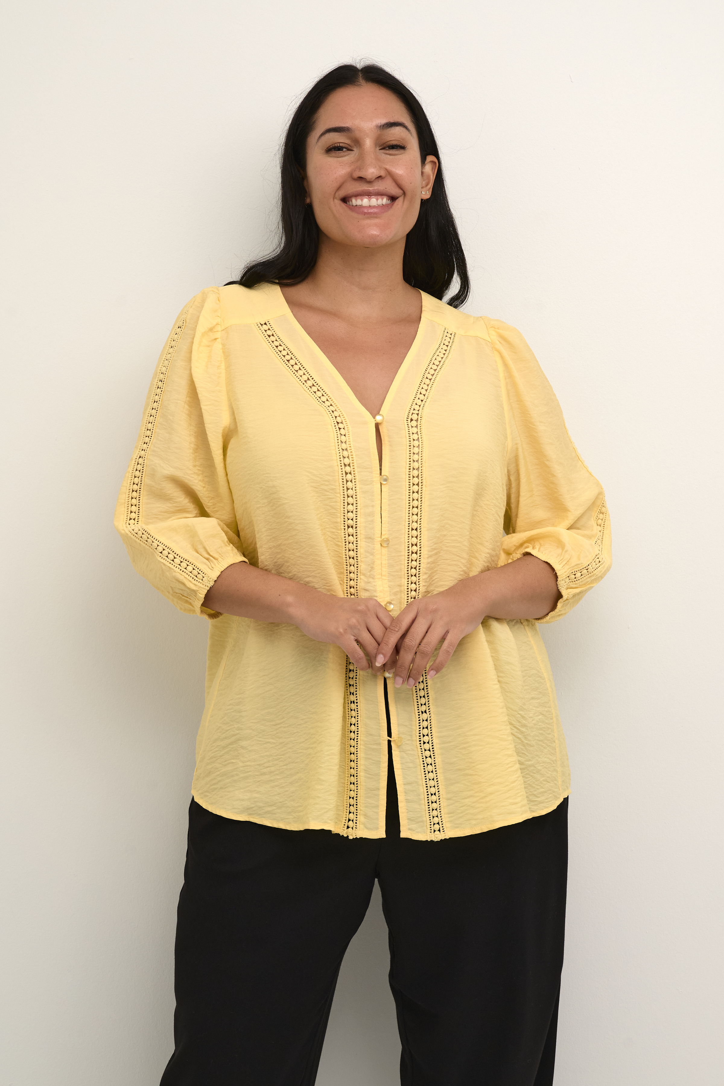 Kaffe Curve KCronja Blouse in grootte 46 in Geel - door 80% Viscose, 20% Polyamide voor Vrouwen