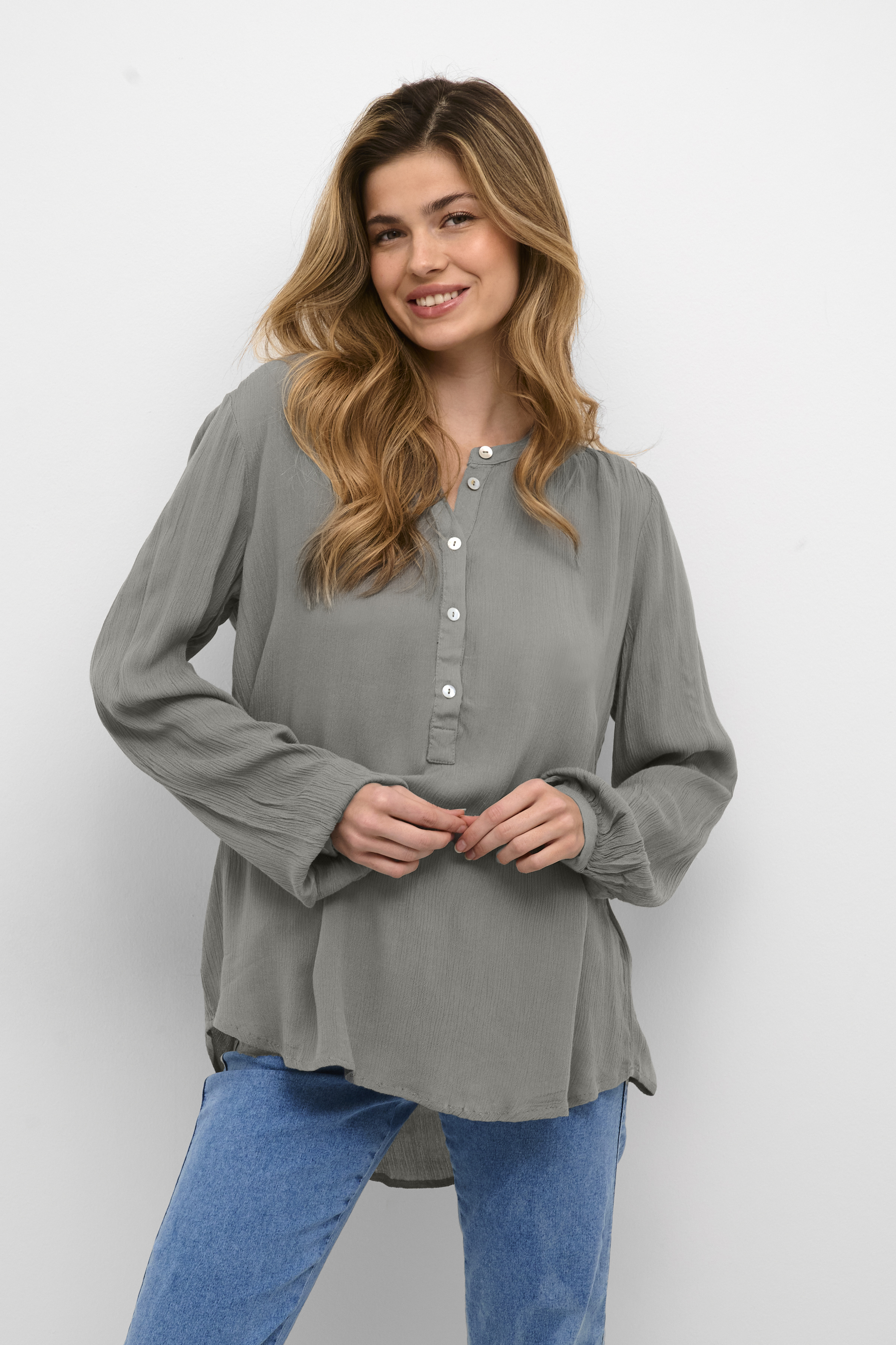 Kaffe Bluse Langermet bluse i størrelse 36 i Grå til Damer